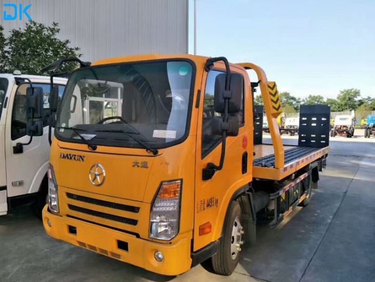 Flatbed Tow Truck-rotator